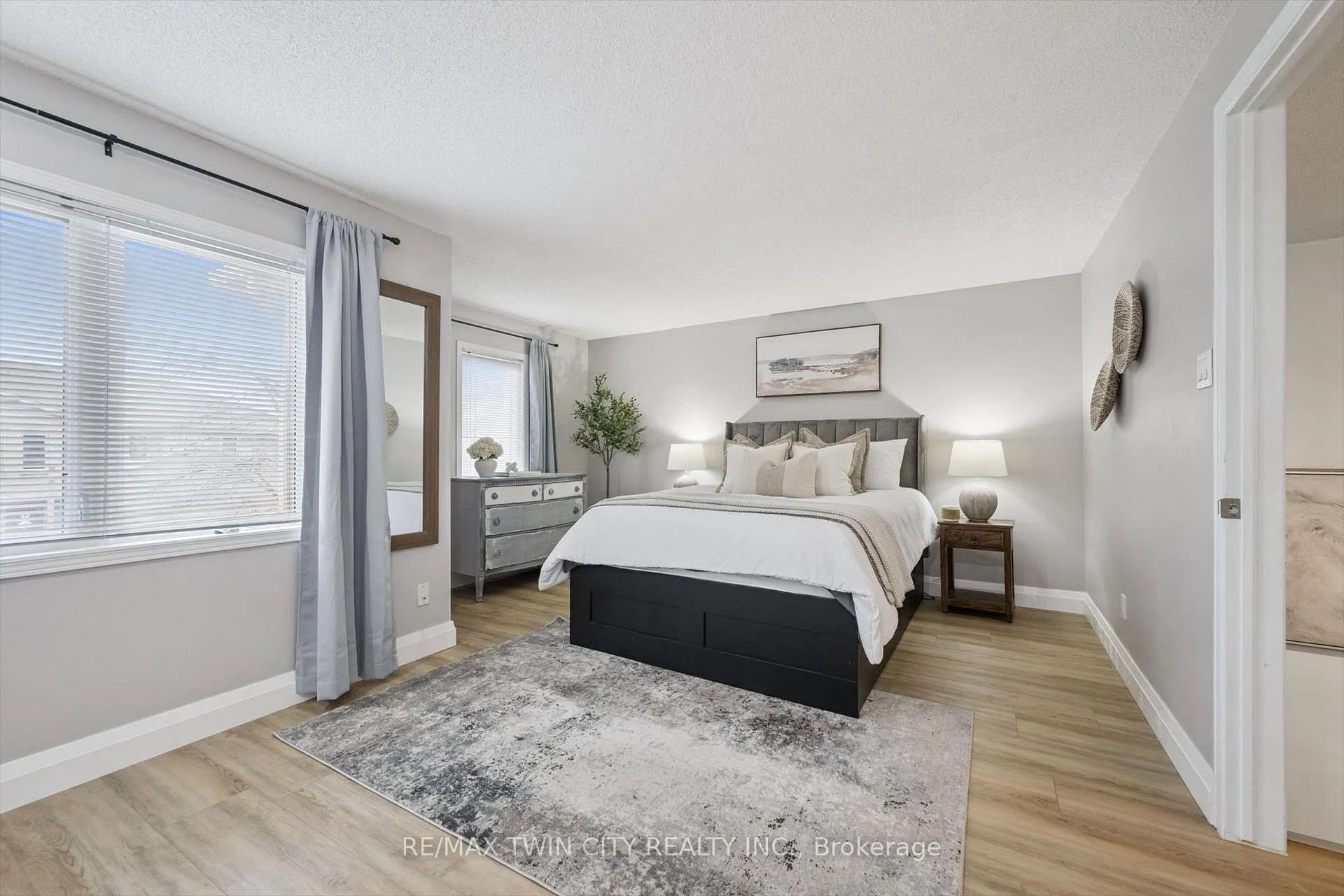 Photo 13 of Unit 42, 230 Blackhorne Drive, Kitchener, Laurentian Hills — HOMEH