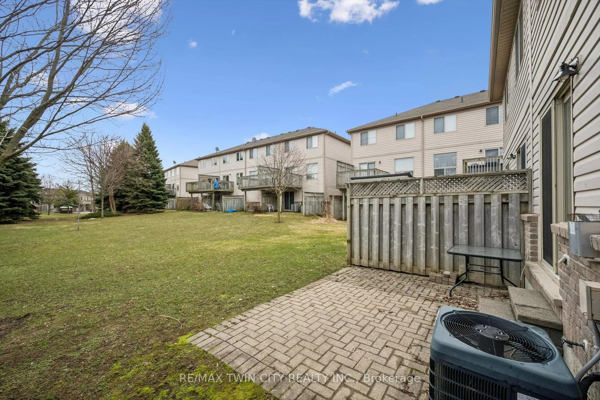 Photo 26 of Unit 42, 230 Blackhorne Drive, Kitchener, Laurentian Hills — HOMEH