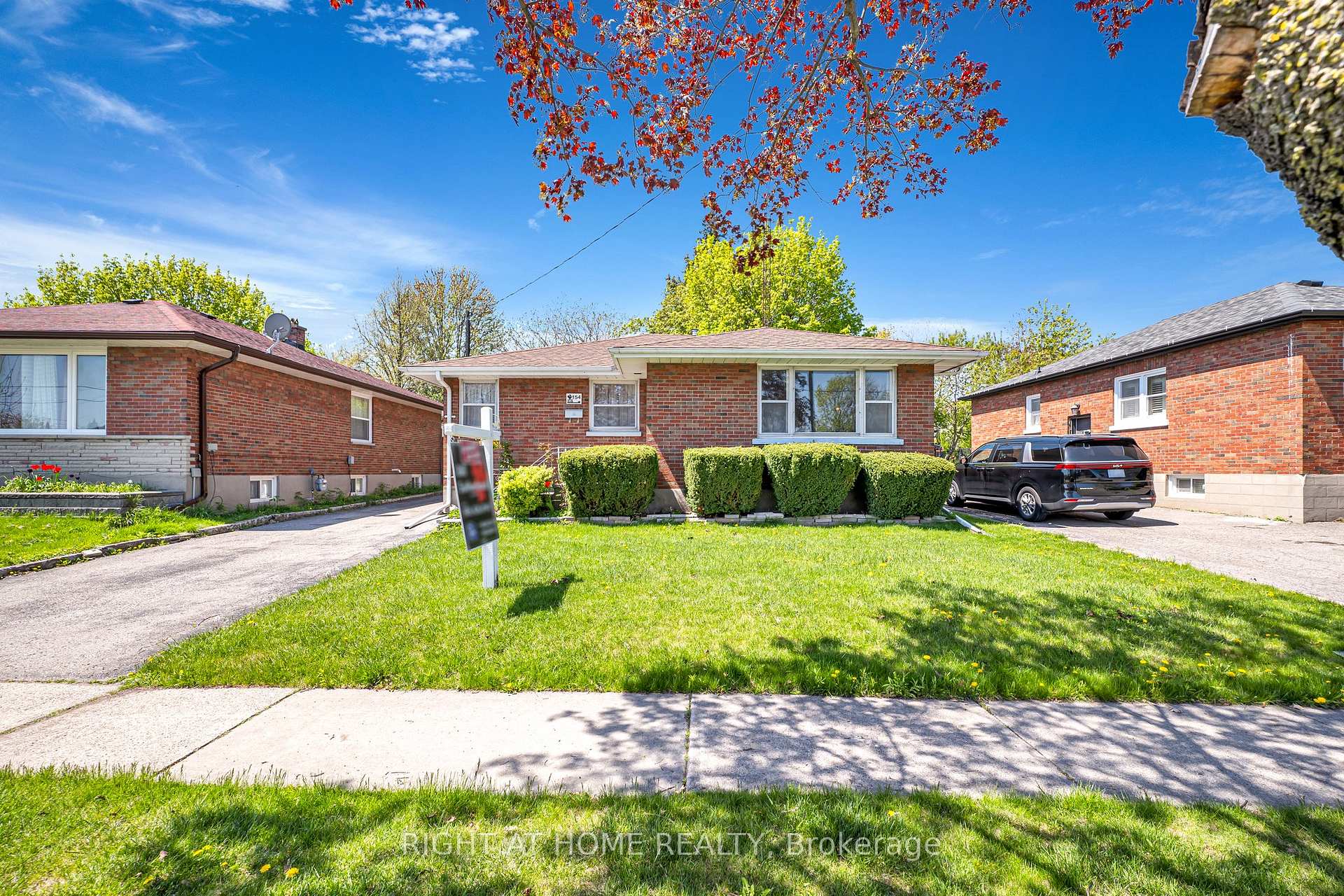 Photo 3 of 154 Chadburn Street N, Oshawa, Central — HOMEH