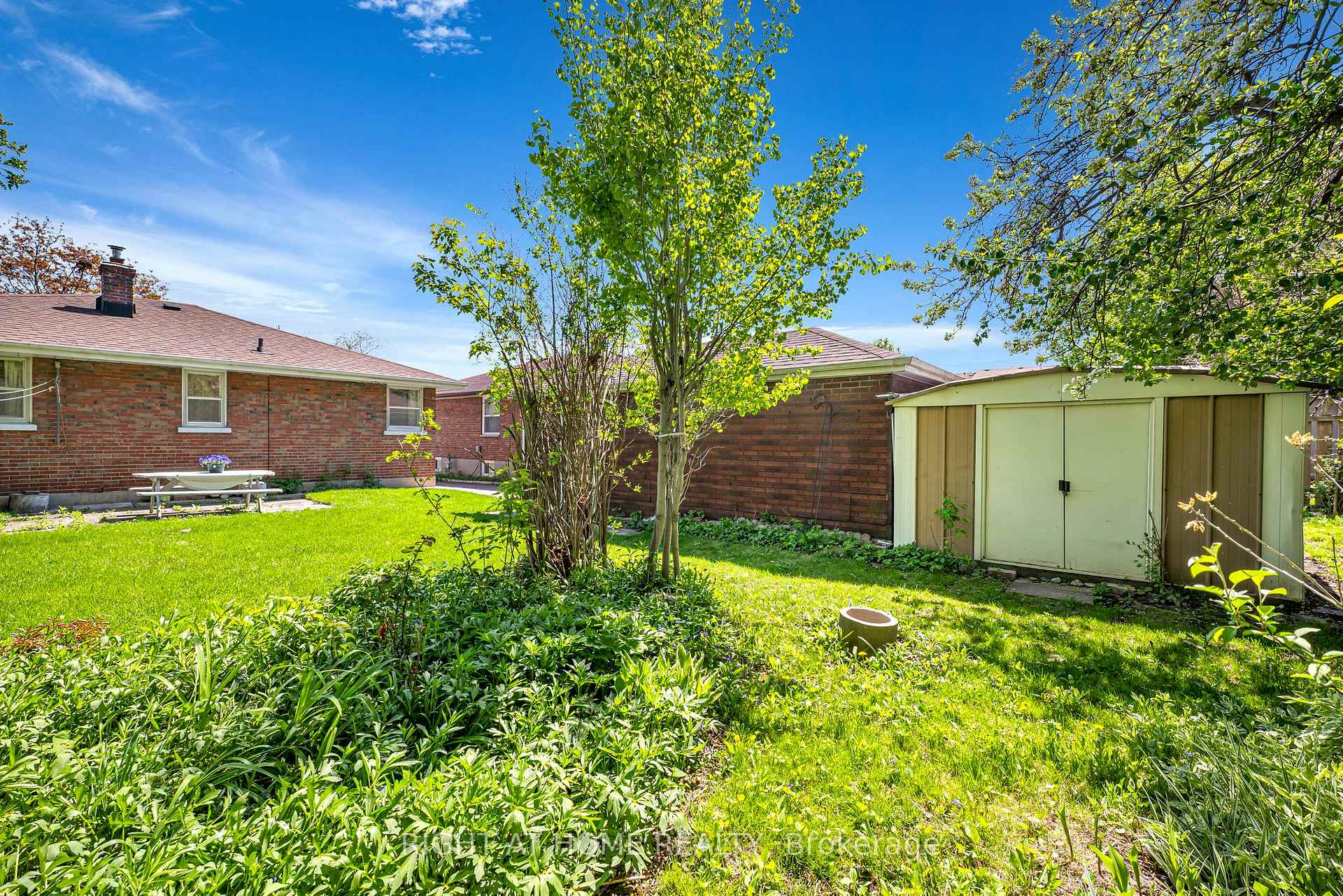 Photo 7 of 154 Chadburn Street N, Oshawa, Central — HOMEH