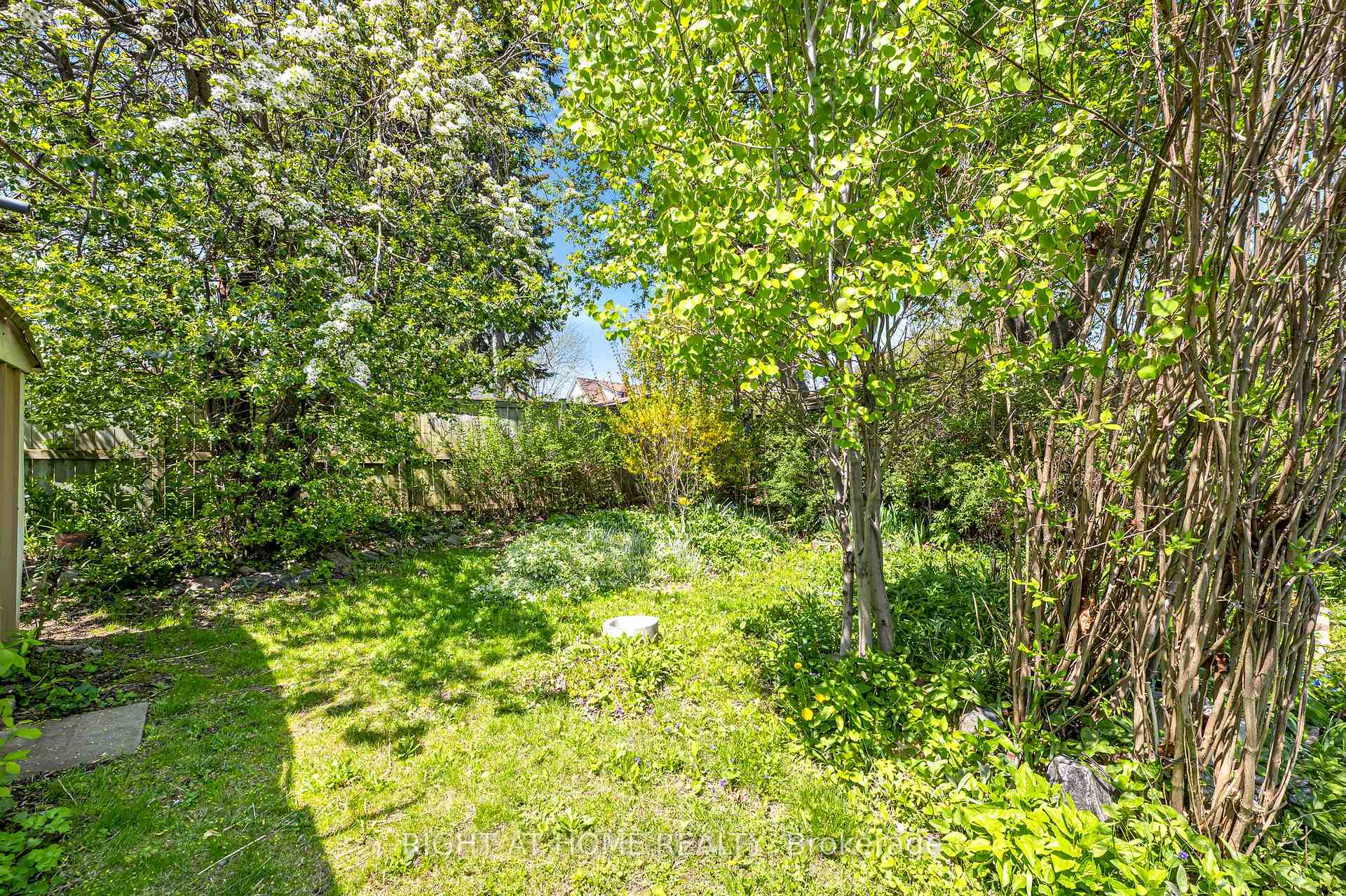 Photo 8 of 154 Chadburn Street N, Oshawa, Central — HOMEH