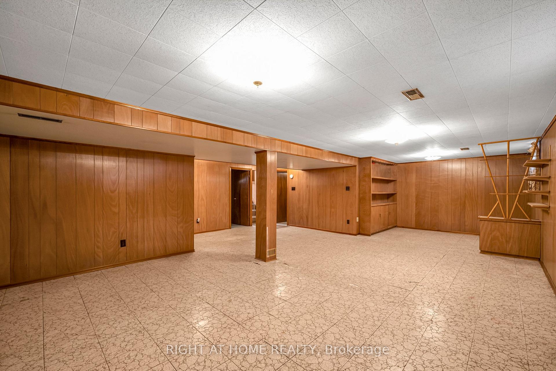 Photo 19 of 154 Chadburn Street N, Oshawa, Central — HOMEH