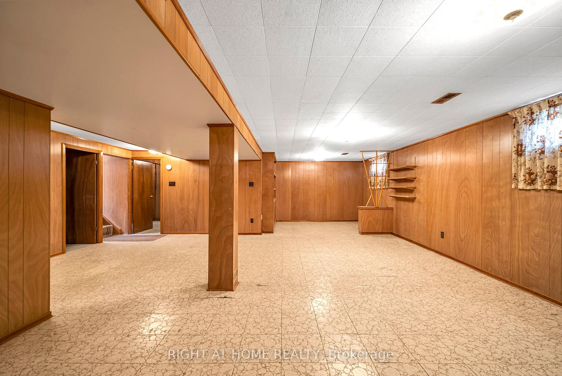 Photo 20 of 154 Chadburn Street N, Oshawa, Central — HOMEH