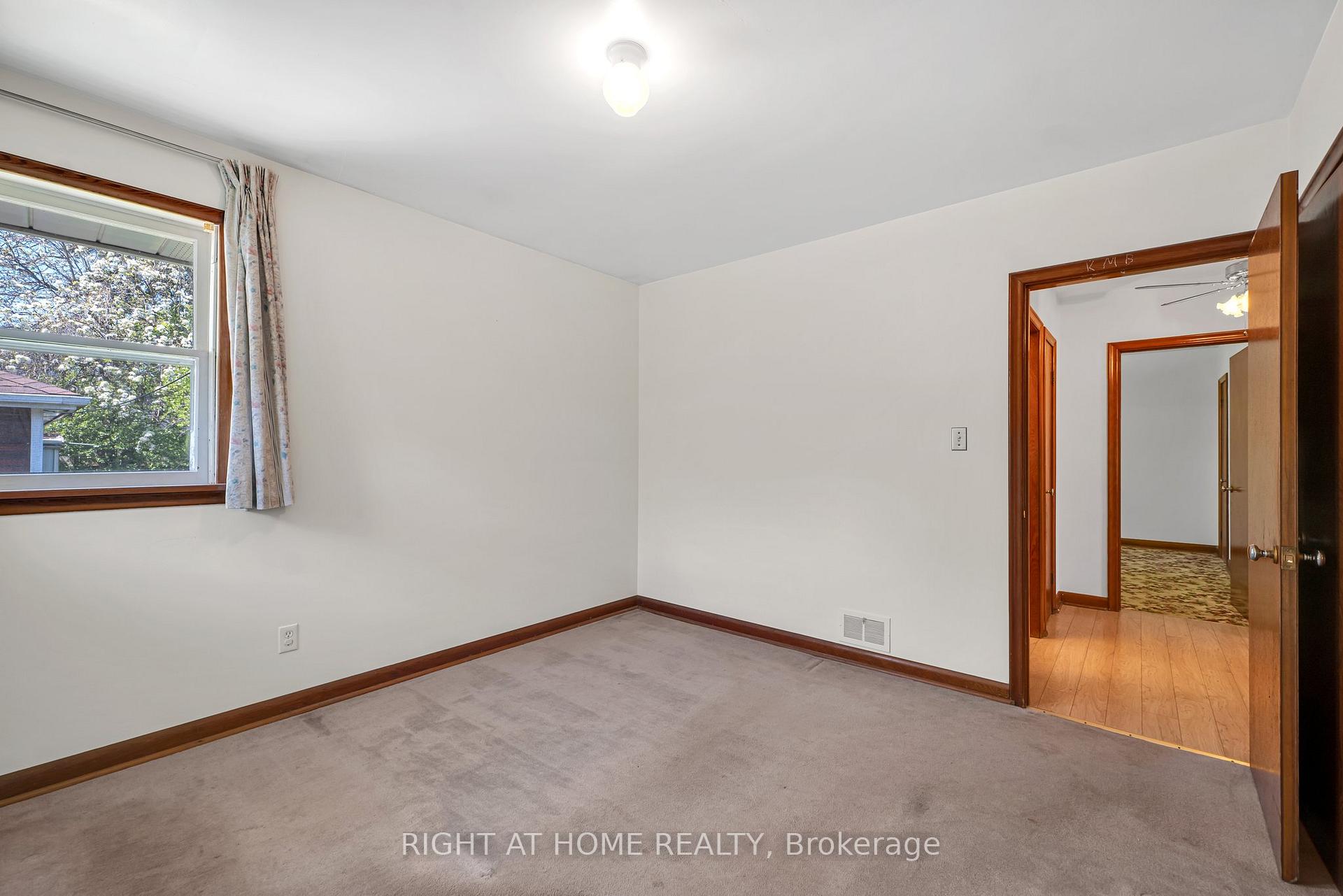 Photo 30 of 154 Chadburn Street N, Oshawa, Central — HOMEH