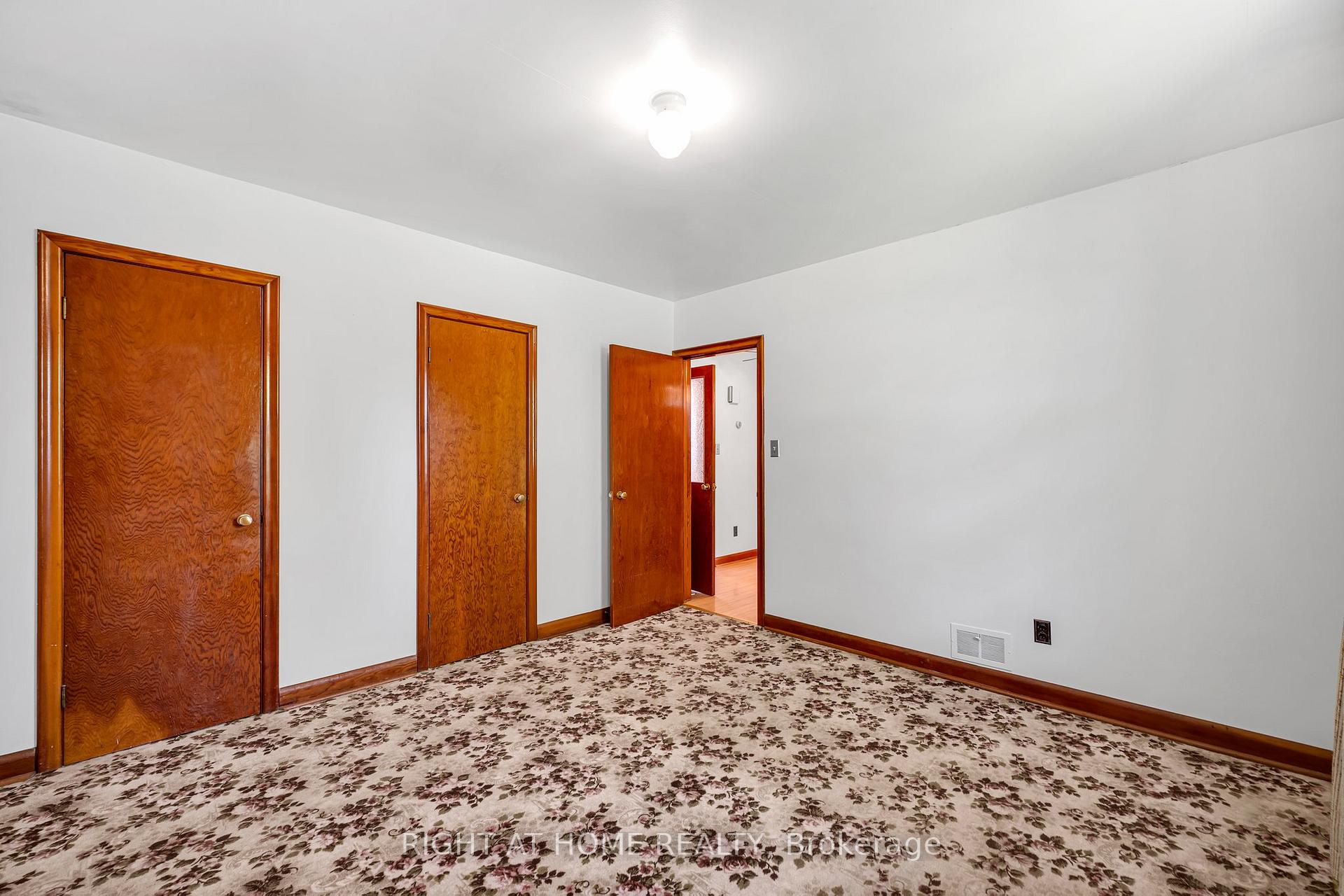 Photo 32 of 154 Chadburn Street N, Oshawa, Central — HOMEH