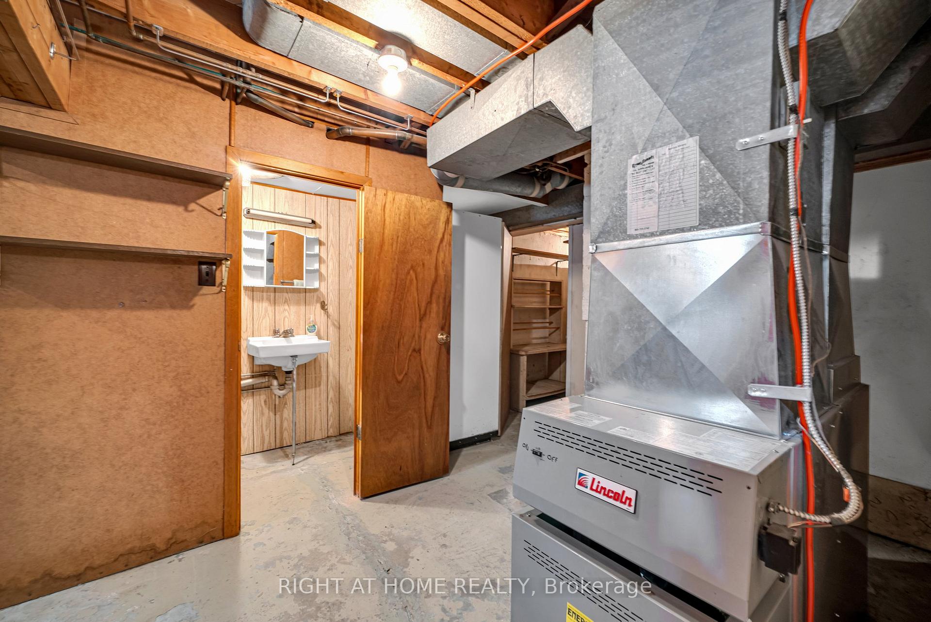 Photo 43 of 154 Chadburn Street N, Oshawa, Central — HOMEH