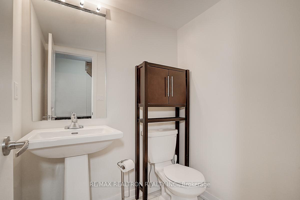 Photo 7 of 2656 Castlegate Crossing, Pickering, Duffin Heights — HOMEH