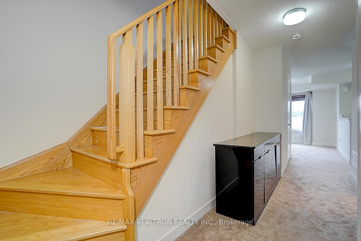 Photo 8 of 2656 Castlegate Crossing, Pickering, Duffin Heights — HOMEH