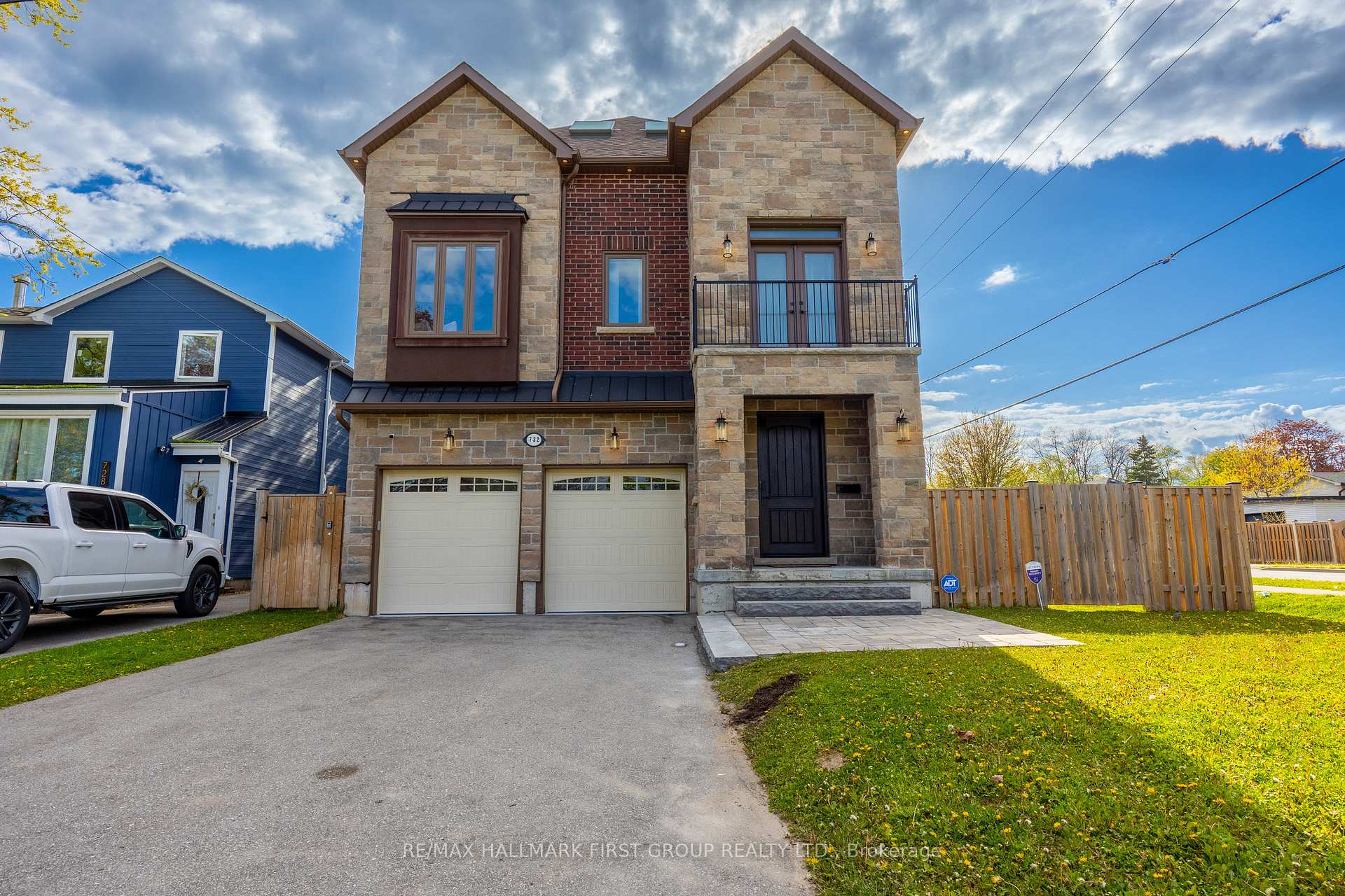 Photo 1 of 732 Hillview Crescent, Pickering, West Shore — HOMEH