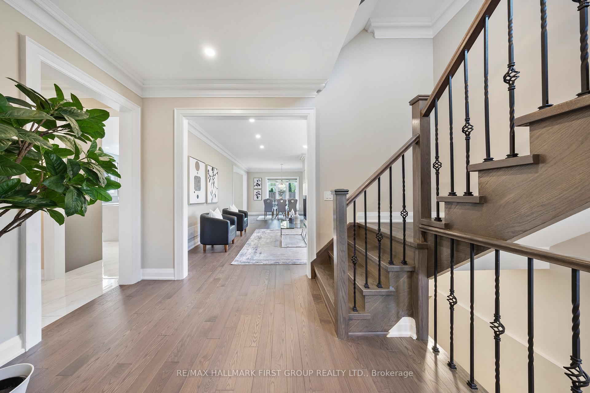 Photo 3 of 732 Hillview Crescent, Pickering, West Shore — HOMEH