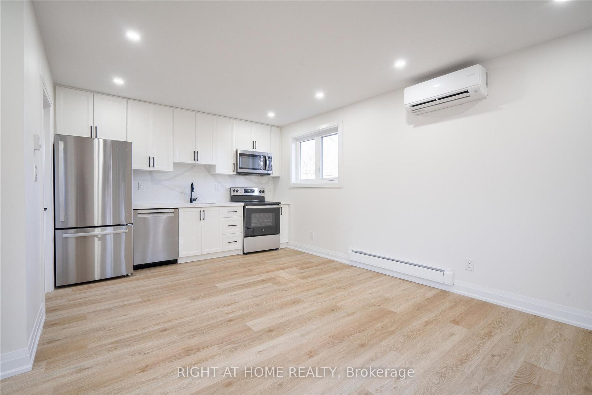 Photo 2 of 809 Helen Crescent, Pickering, Bay Ridges — HOMEH