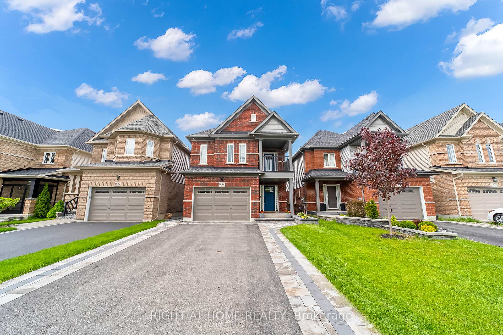 Front of 1804 Silverstone Crescent