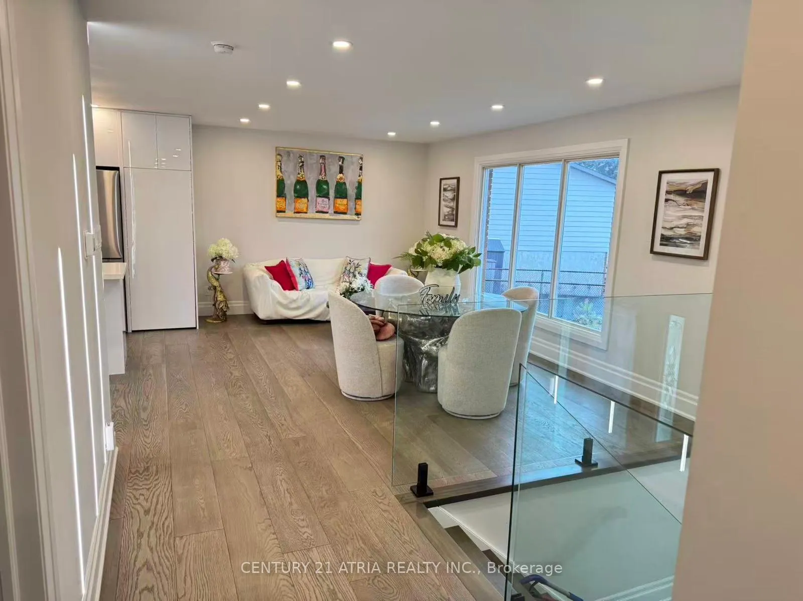 Photo 1 of 31 Sir Caradoc Place, Markham, Markham Village — HOMEH