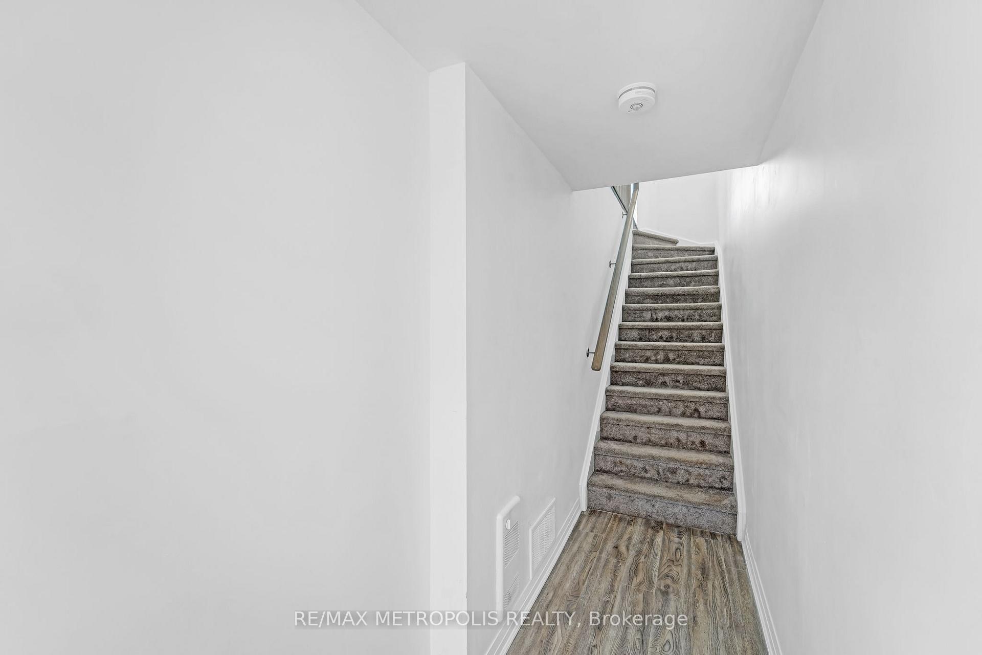 Photo 8 of 1652 Pleasure Valley Path, Oshawa, Samac — HOMEH
