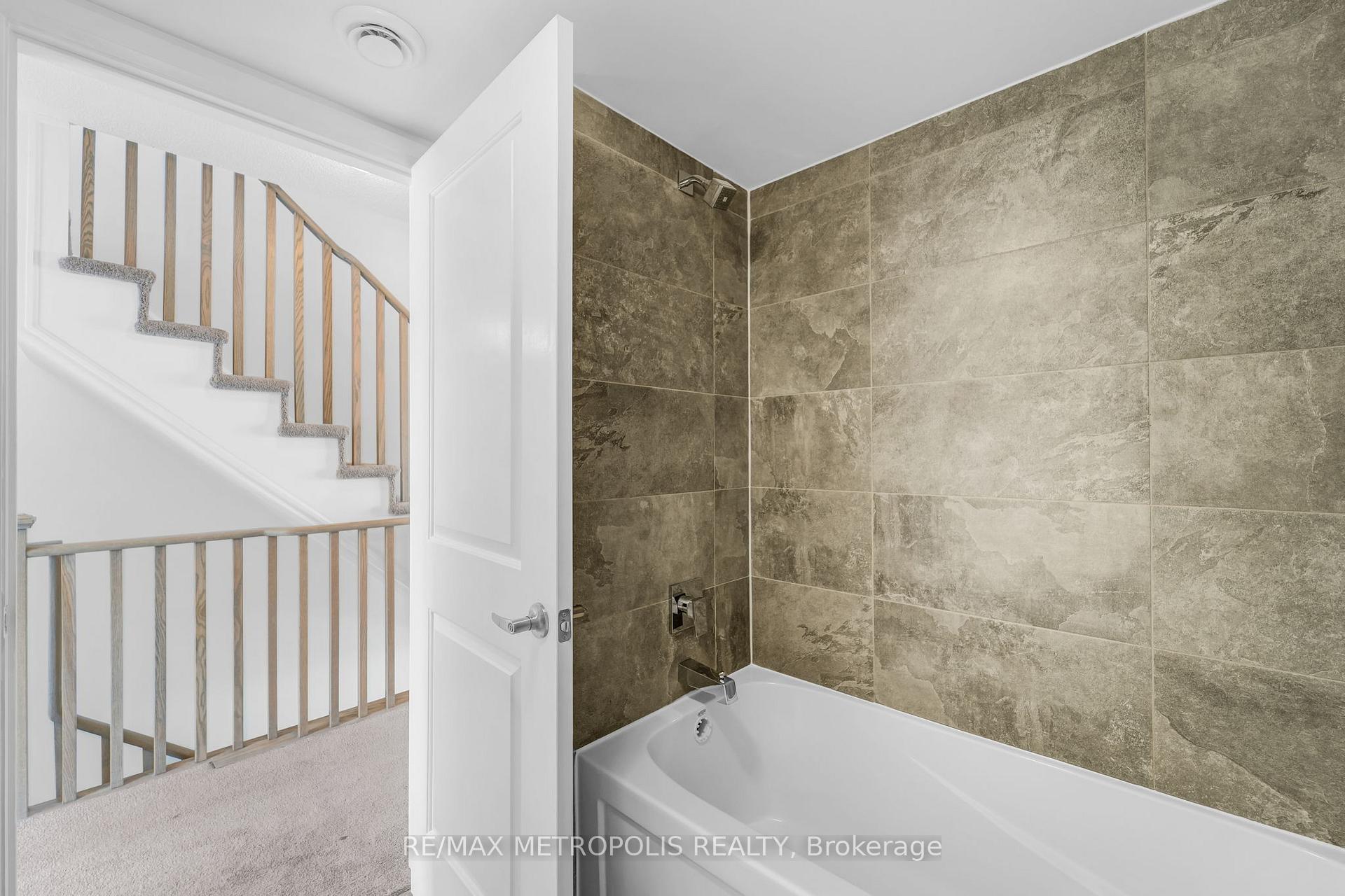 Photo 25 of 1652 Pleasure Valley Path, Oshawa, Samac — HOMEH