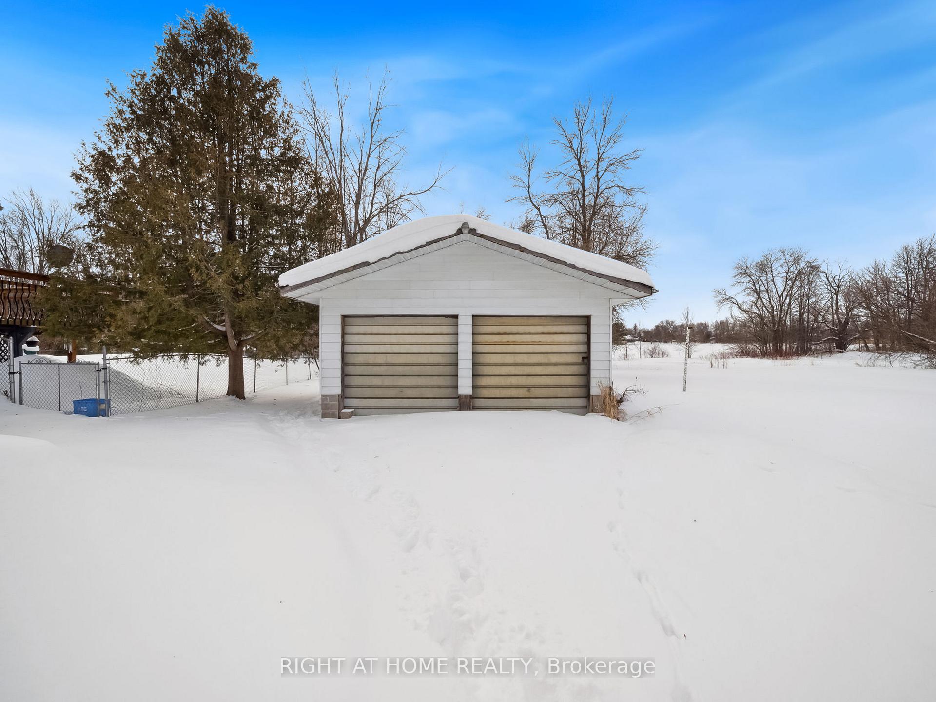 Photo 12 of 5562 Rama Road, Ramara, Rural Ramara — HOMEH