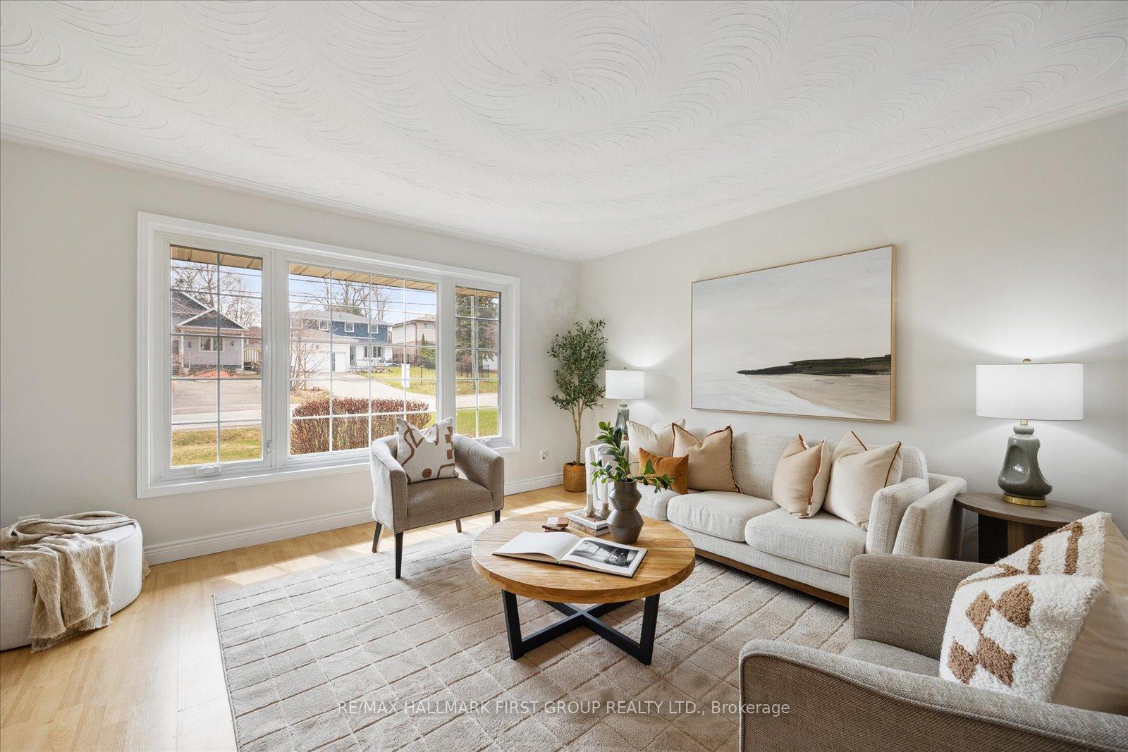 Photo 3 of 533 Oakwood Drive, Pickering, Rosebank — HOMEH