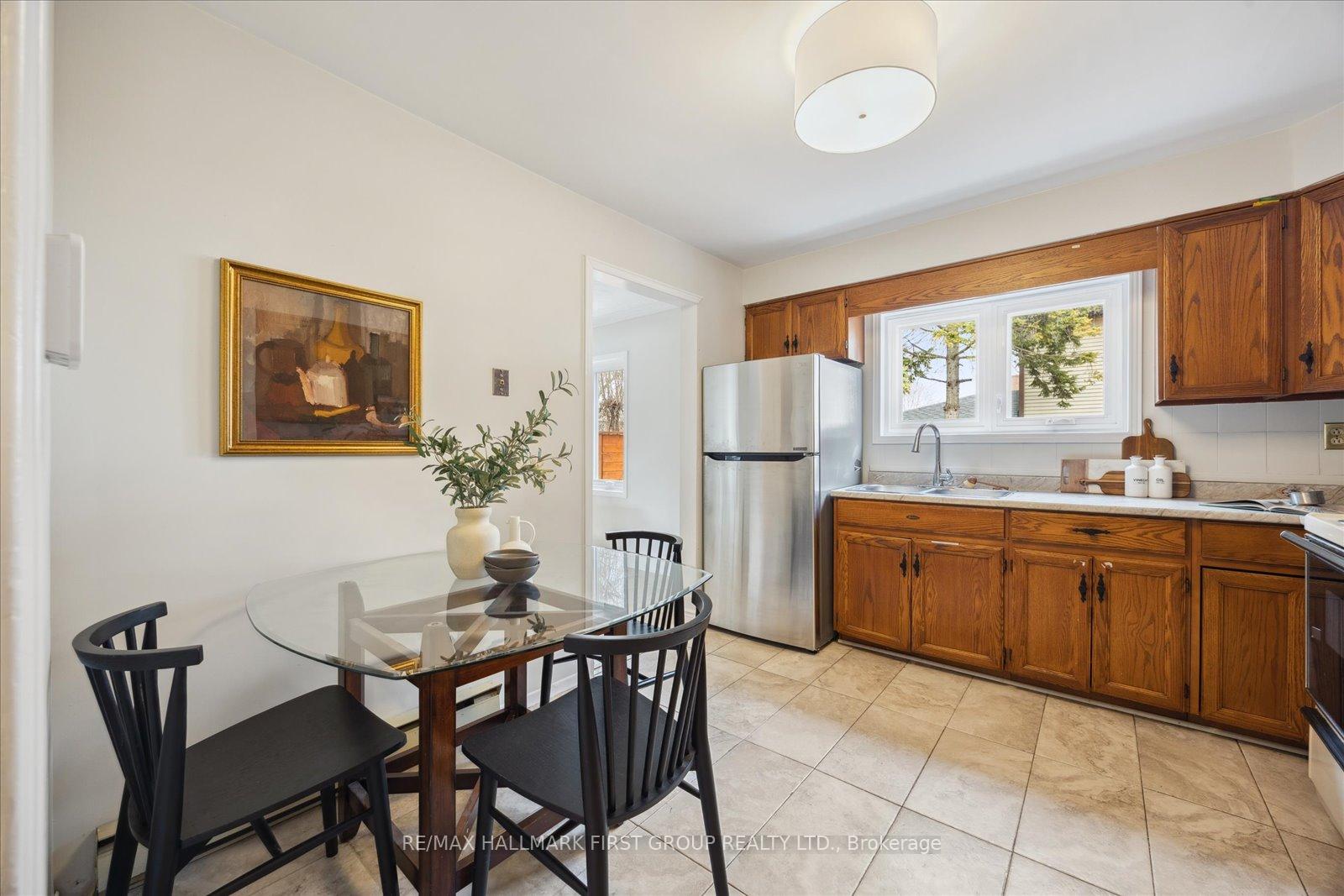 Photo 7 of 533 Oakwood Drive, Pickering, Rosebank — HOMEH