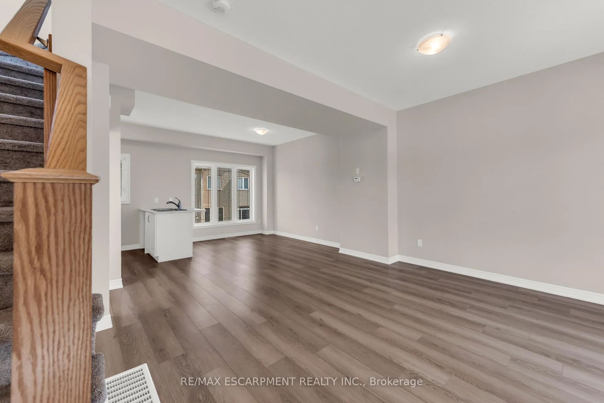 Photo 8 of Unit 57, 19 Picardy Drive, Hamilton, Stoney Creek Mountain — HOMEH