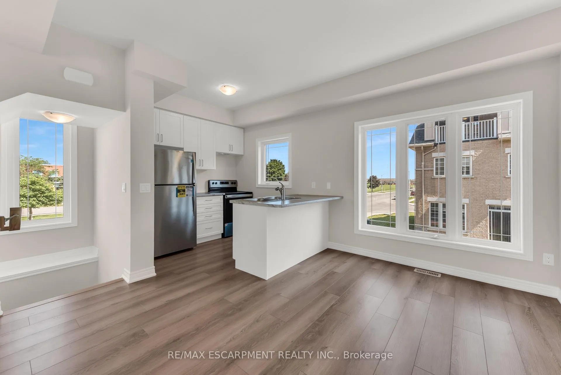 Photo 10 of Unit 57, 19 Picardy Drive, Hamilton, Stoney Creek Mountain — HOMEH