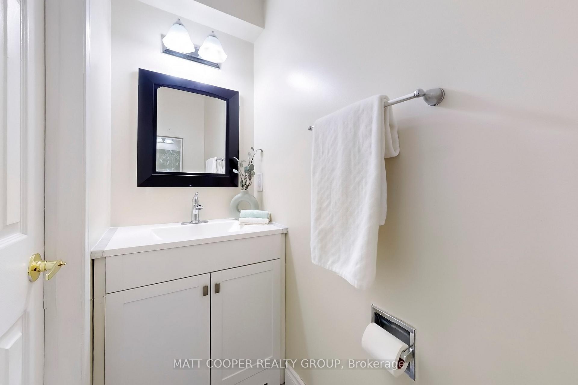 Photo 5 of 1561 Marshcourt Drive, Pickering, Village East — HOMEH
