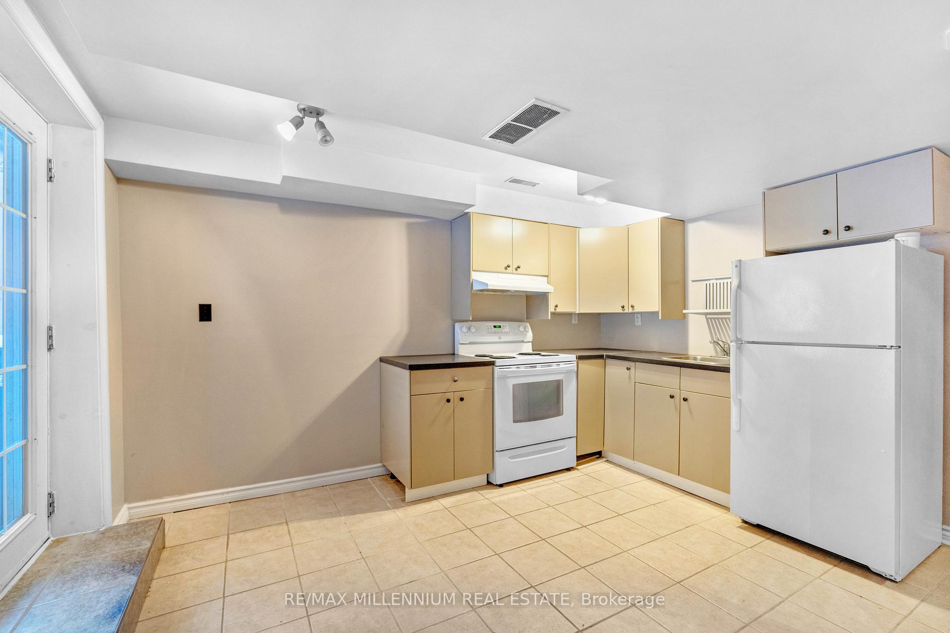 Photo 32 of Unit Upper, 737 Craighurst Court, Pickering, Amberlea — HOMEH