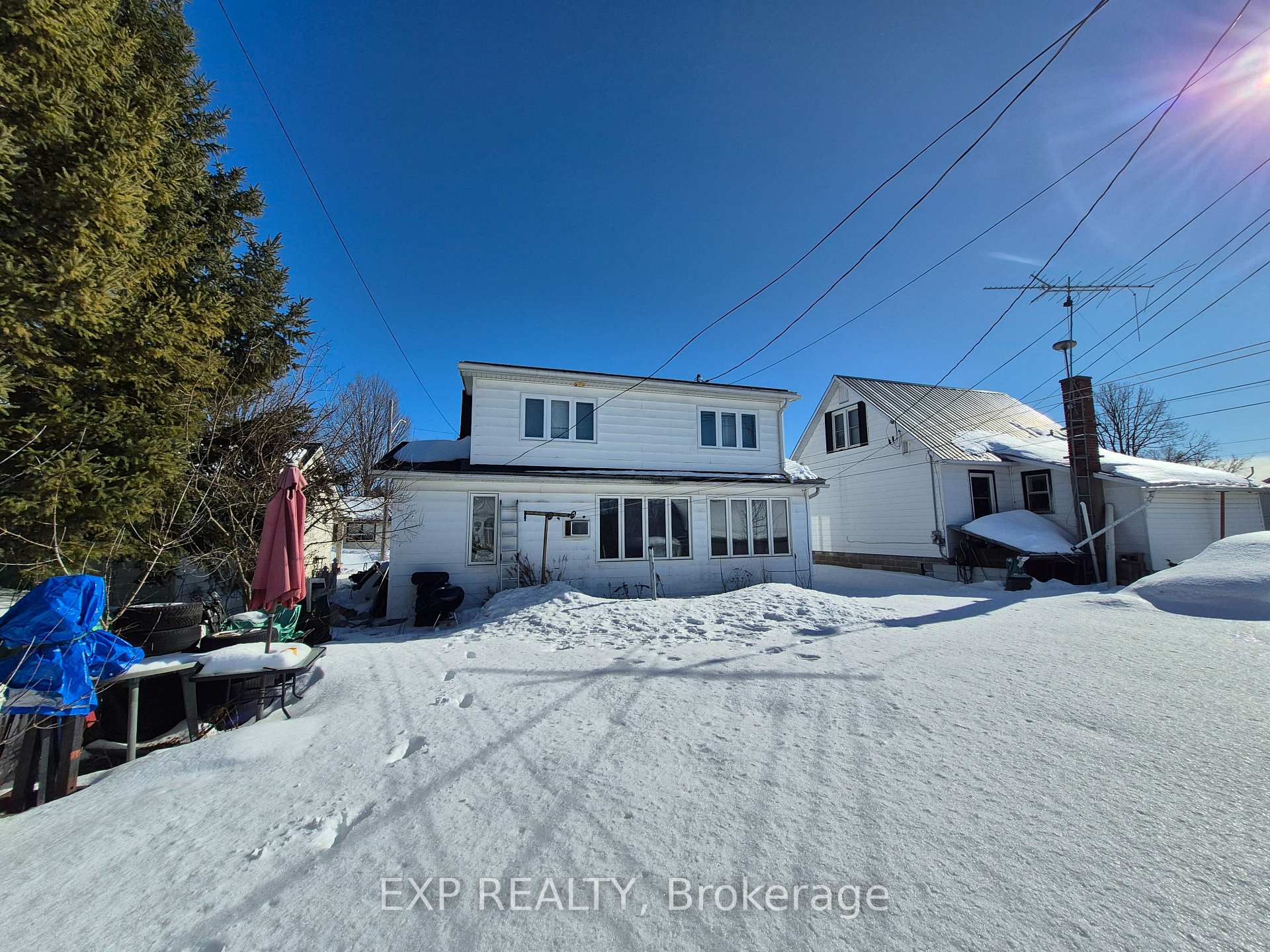 Photo 4 of 232 Tasse Avenue, Renfrew — HOMEH