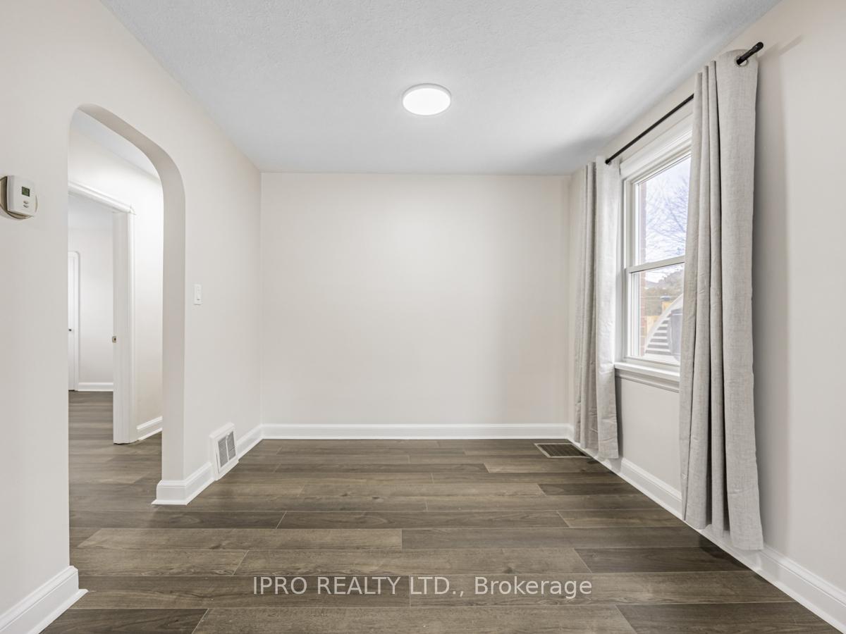 Photo 8 of 104 Oakes Avenue, Oshawa, O'Neill — HOMEH