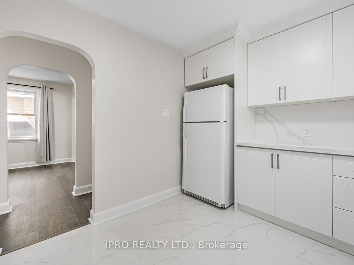 Photo 12 of 104 Oakes Avenue, Oshawa, O'Neill — HOMEH