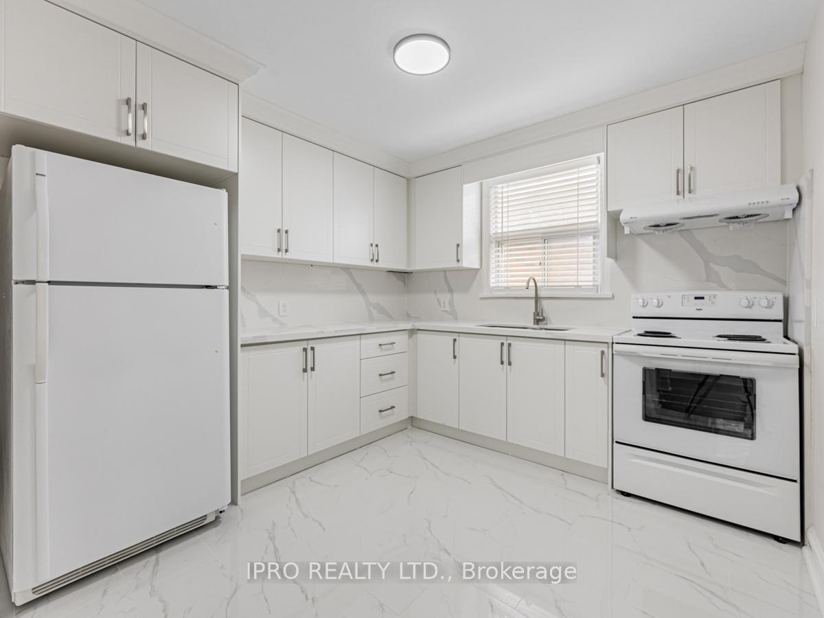 Photo 13 of 104 Oakes Avenue, Oshawa, O'Neill — HOMEH