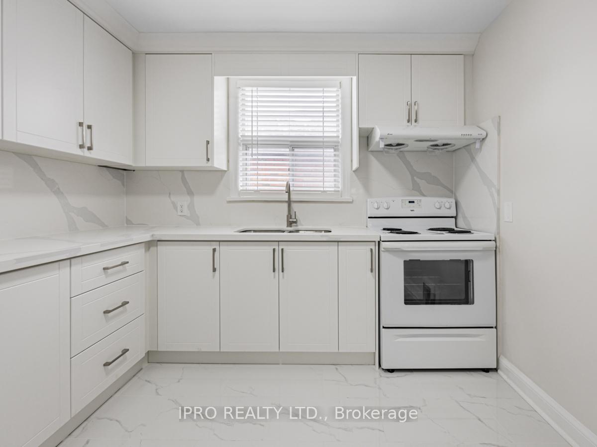 Photo 14 of 104 Oakes Avenue, Oshawa, O'Neill — HOMEH