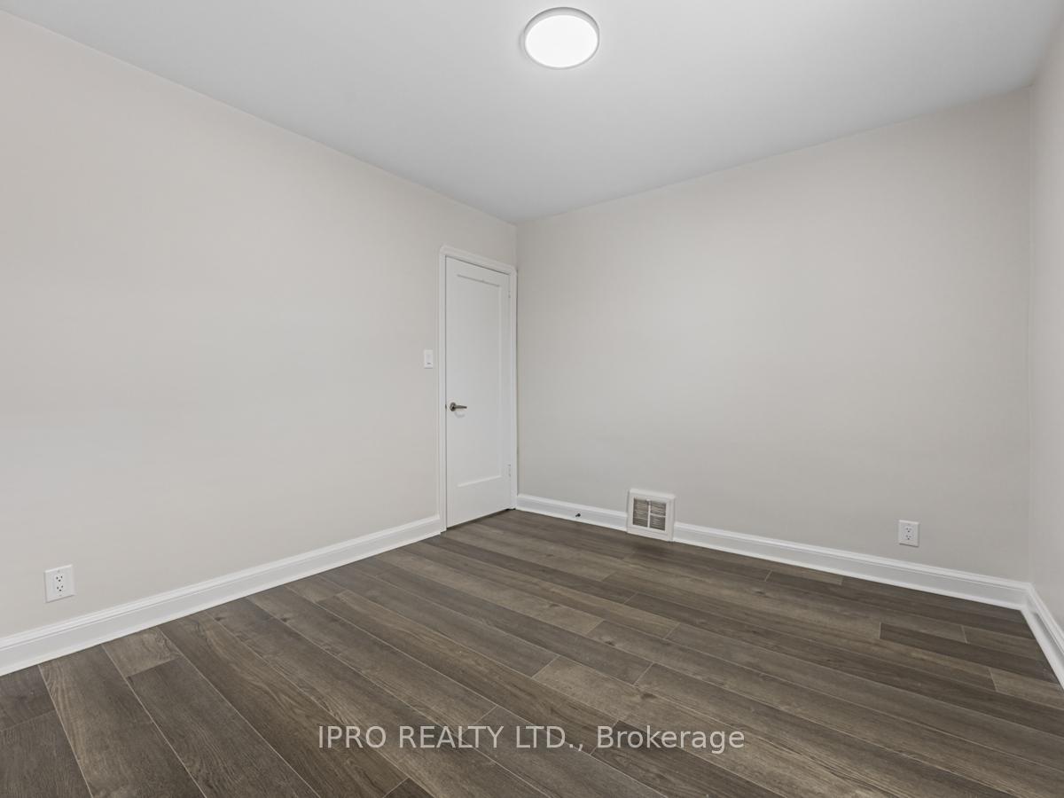 Photo 18 of 104 Oakes Avenue, Oshawa, O'Neill — HOMEH