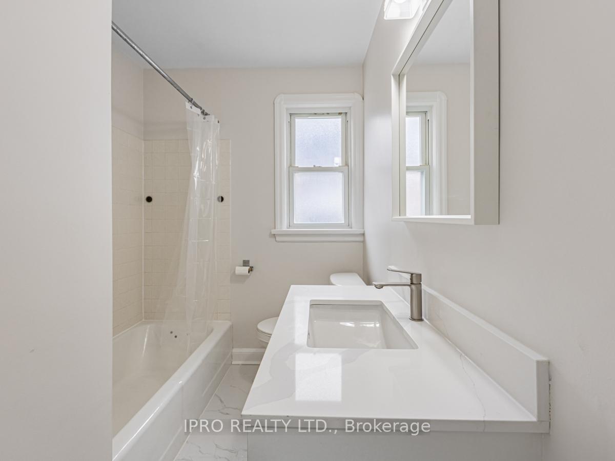 Photo 20 of 104 Oakes Avenue, Oshawa, O'Neill — HOMEH