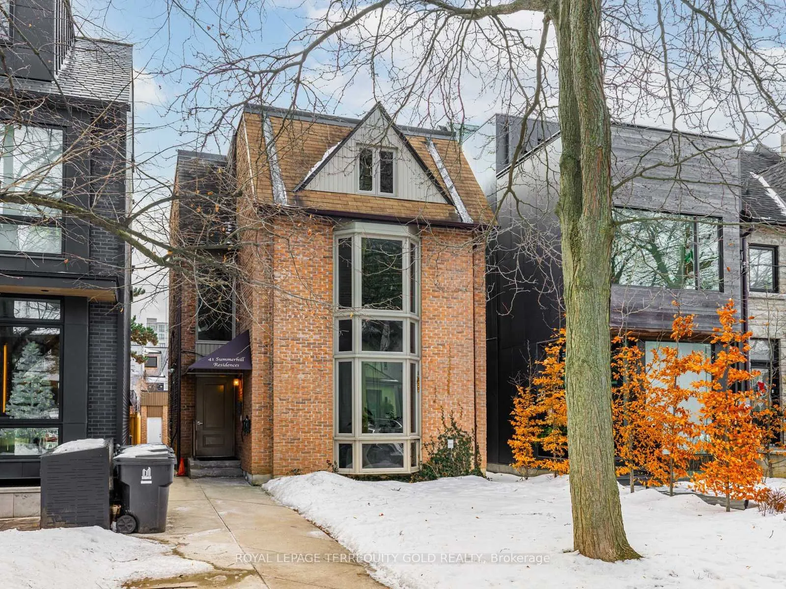 Photo 2 of Unit 2, 41 Summerhill Avenue, Toronto, Rosedale-Moore Park — HOMEH