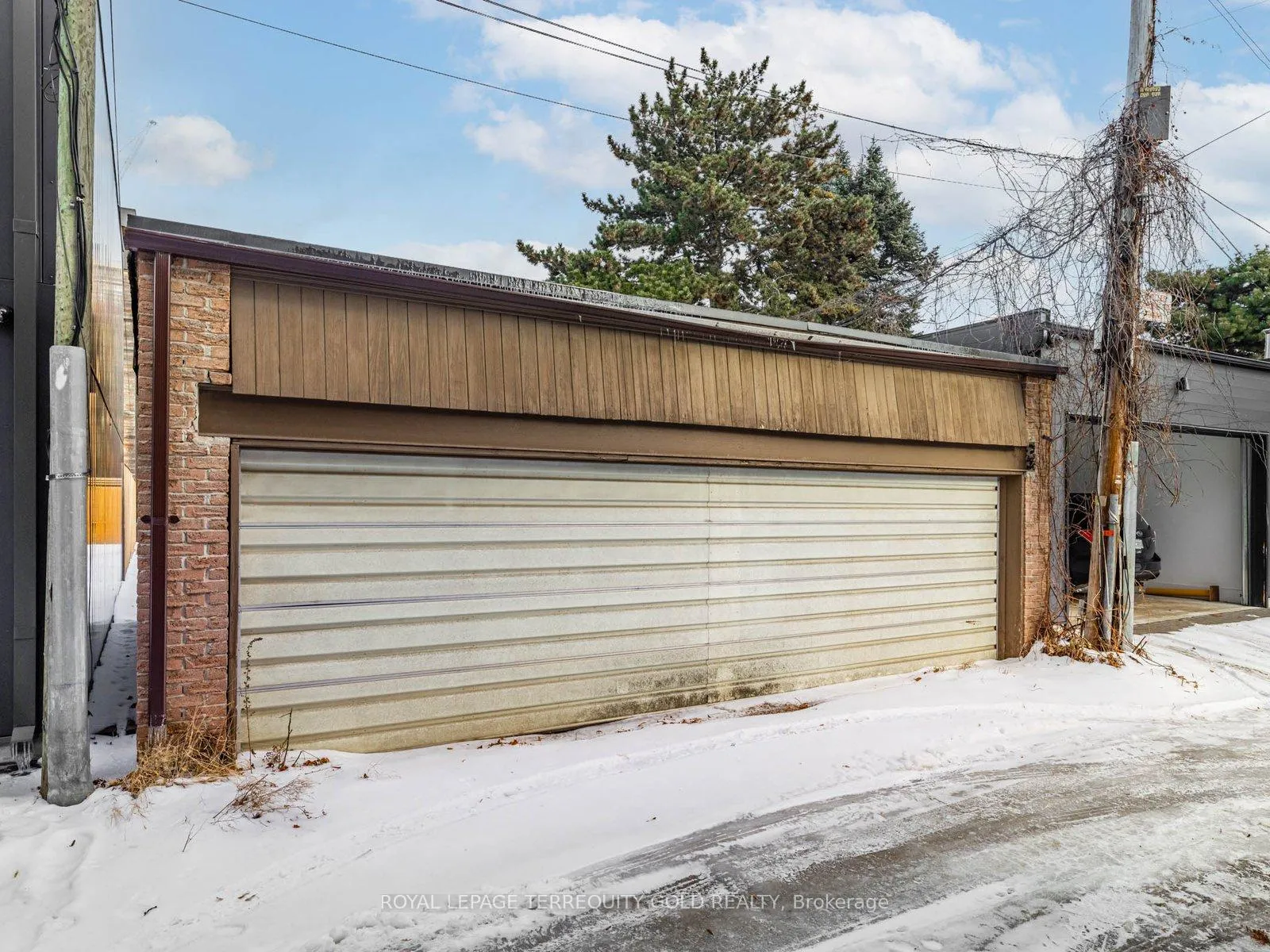 Photo 3 of Unit 2, 41 Summerhill Avenue, Toronto, Rosedale-Moore Park — HOMEH