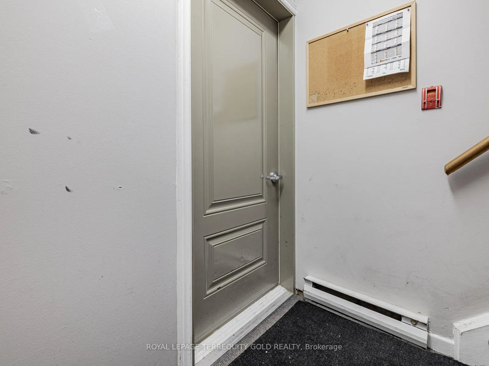 Photo 4 of Unit 2, 41 Summerhill Avenue, Toronto, Rosedale-Moore Park — HOMEH