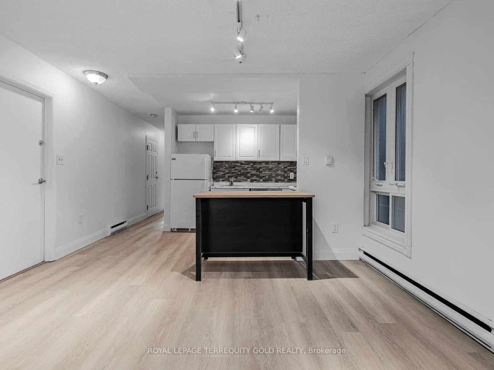 Photo 9 of Unit 2, 41 Summerhill Avenue, Toronto, Rosedale-Moore Park — HOMEH