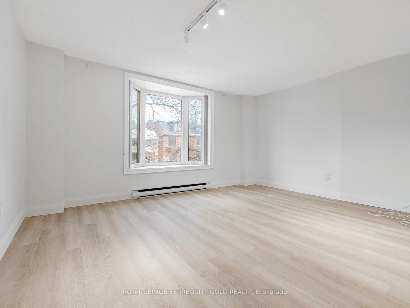 Photo 19 of Unit 2, 41 Summerhill Avenue, Toronto, Rosedale-Moore Park — HOMEH
