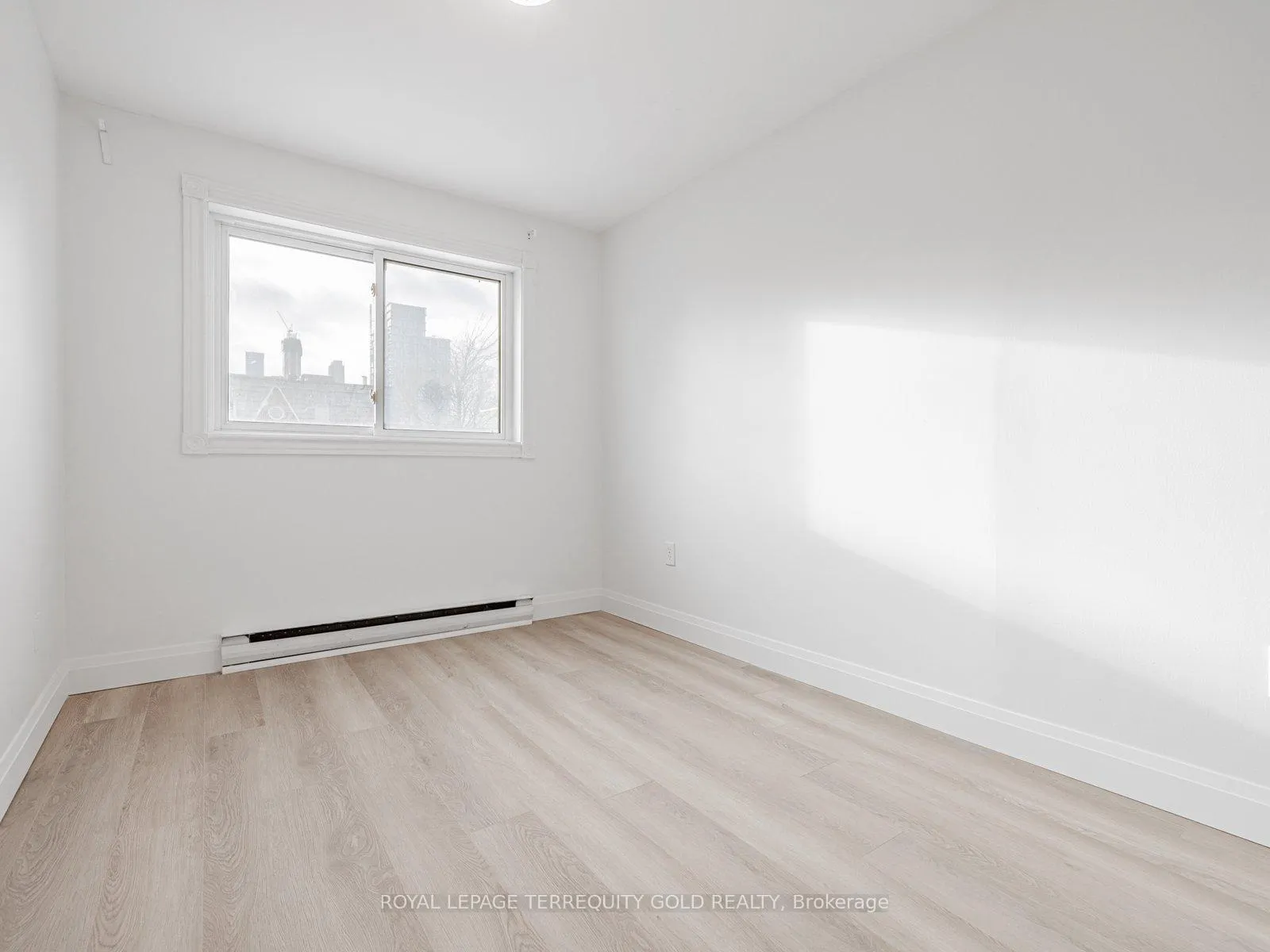 Photo 23 of Unit 2, 41 Summerhill Avenue, Toronto, Rosedale-Moore Park — HOMEH