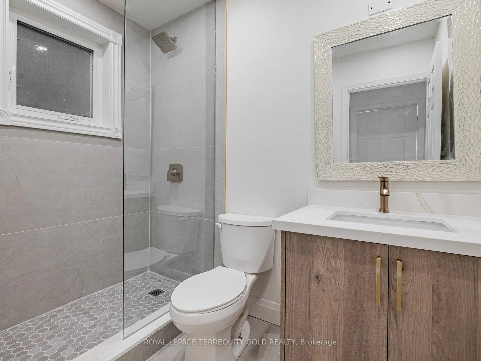 Photo 25 of Unit 2, 41 Summerhill Avenue, Toronto, Rosedale-Moore Park — HOMEH