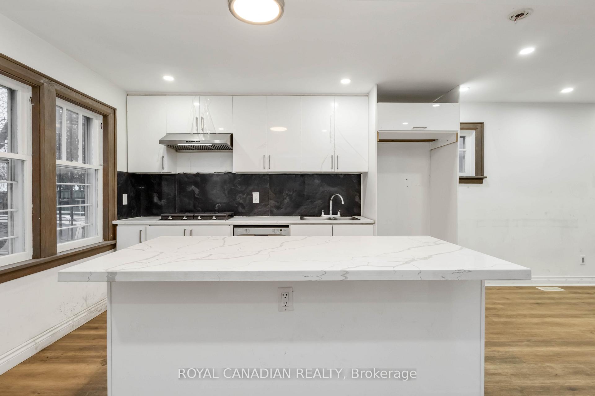 Photo 16 of 274 Ritson Road N, Oshawa, O'Neill — HOMEH
