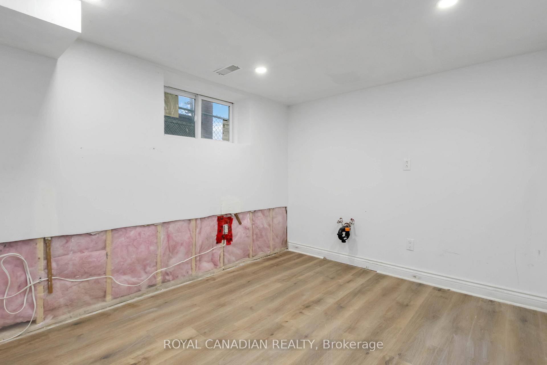 Photo 18 of 274 Ritson Road N, Oshawa, O'Neill — HOMEH