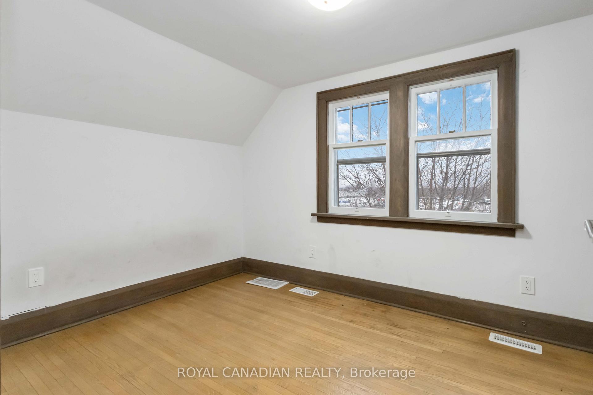 Photo 22 of 274 Ritson Road N, Oshawa, O'Neill — HOMEH
