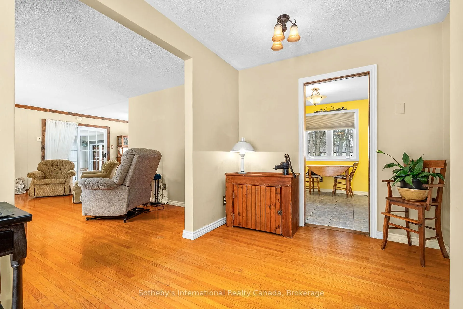 Photo 7 of 230 Alexander Street, Gravenhurst, Muskoka (S) — HOMEH