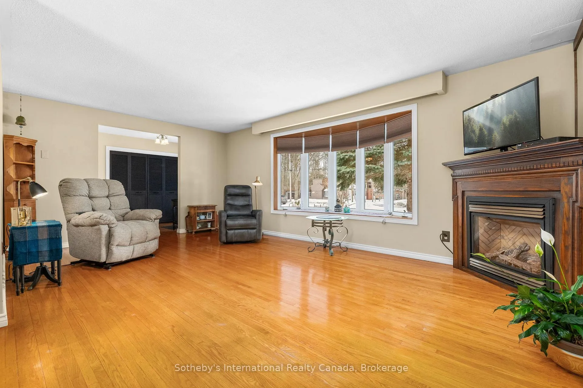 Photo 9 of 230 Alexander Street, Gravenhurst, Muskoka (S) — HOMEH
