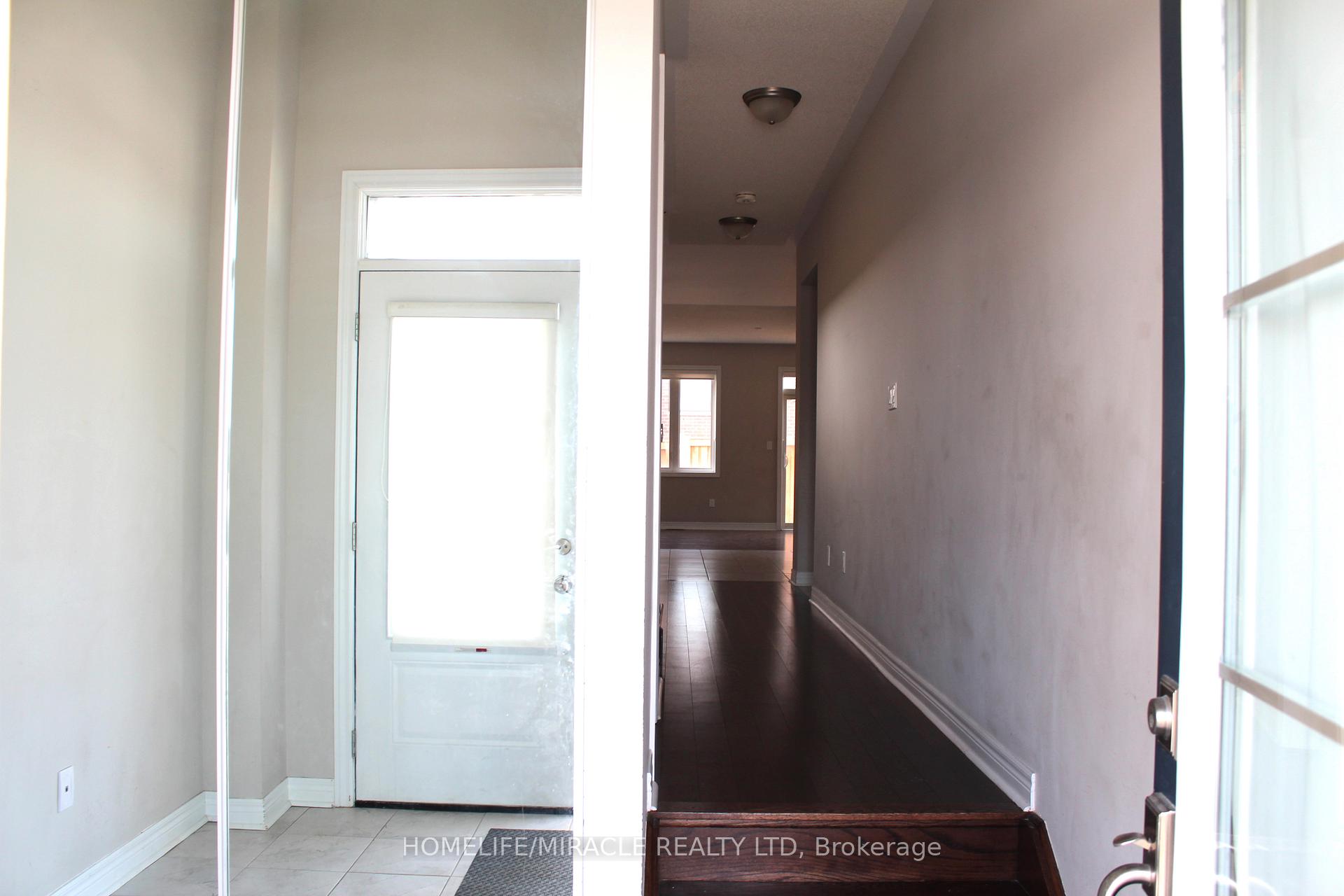 Photo 4 of 1164 Cactus Crescent, Pickering, Rural Pickering — HOMEH