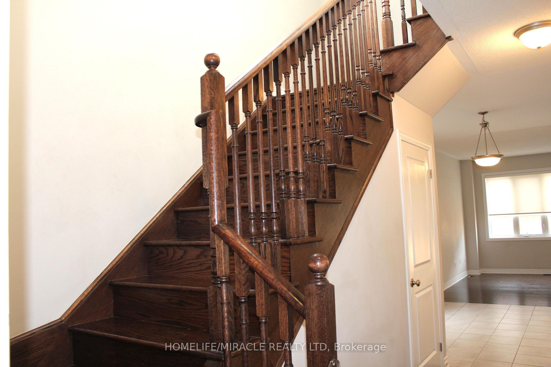 Photo 14 of 1164 Cactus Crescent, Pickering, Rural Pickering — HOMEH