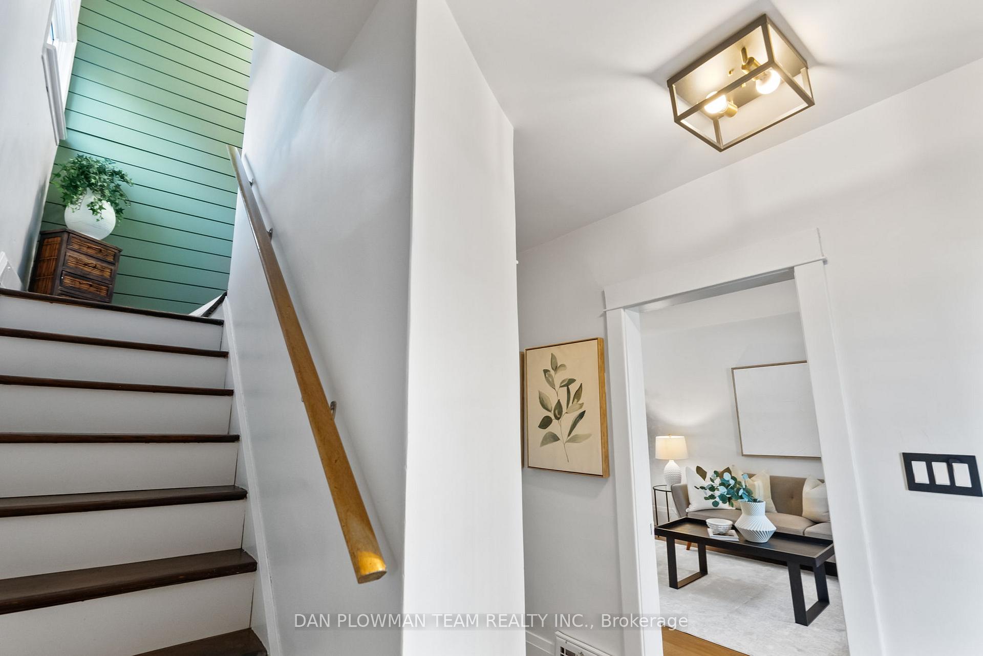 Photo 5 of 110 Warren Avenue, Oshawa, McLaughlin — HOMEH