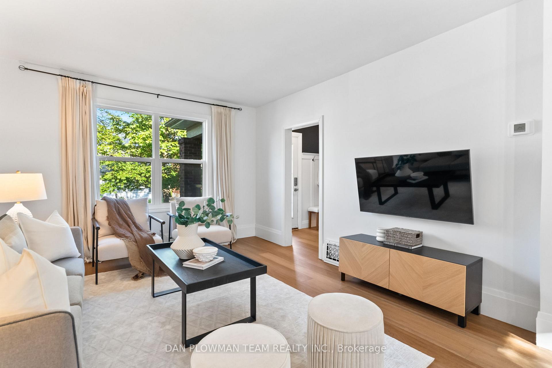 Photo 8 of 110 Warren Avenue, Oshawa, McLaughlin — HOMEH