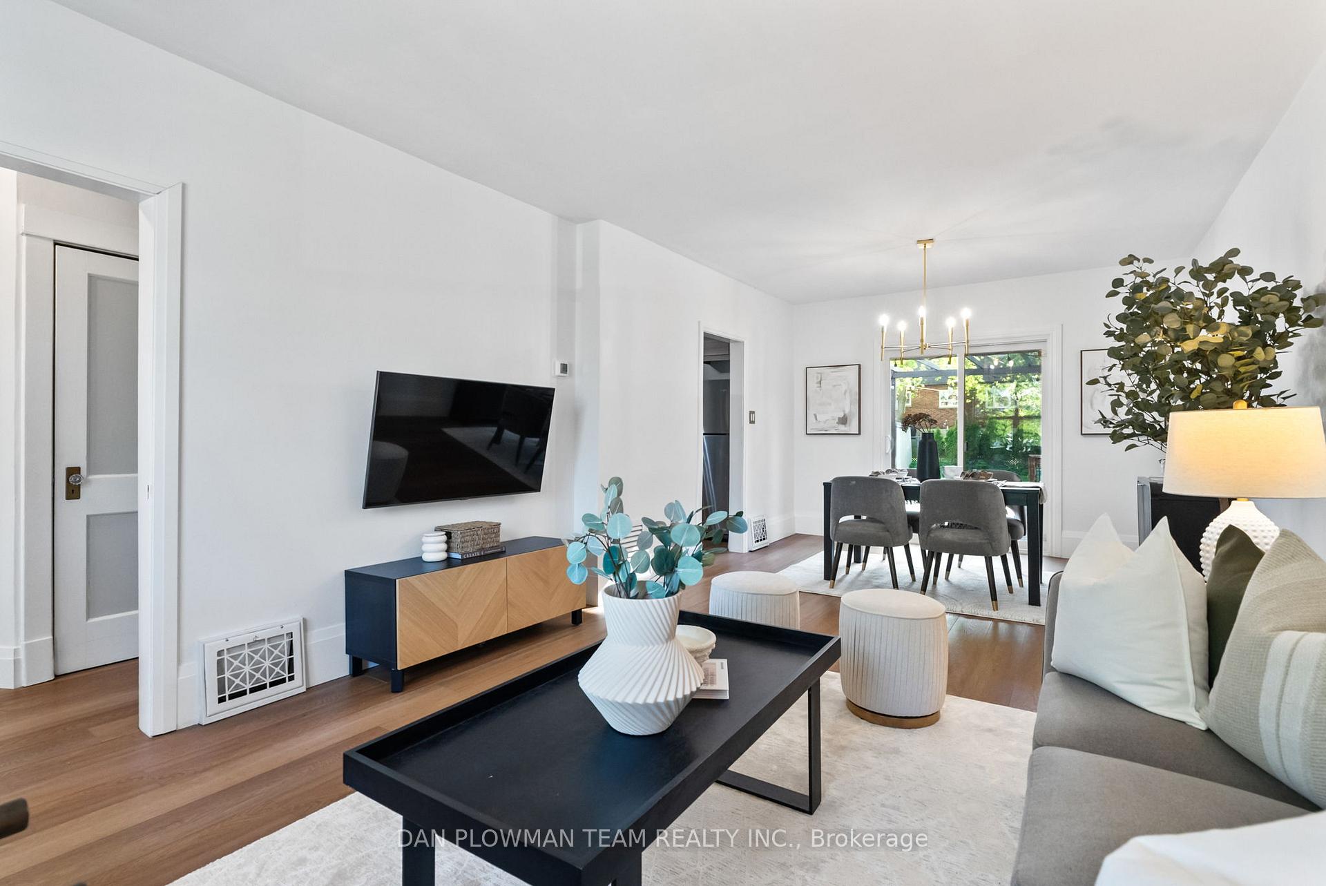 Photo 9 of 110 Warren Avenue, Oshawa, McLaughlin — HOMEH